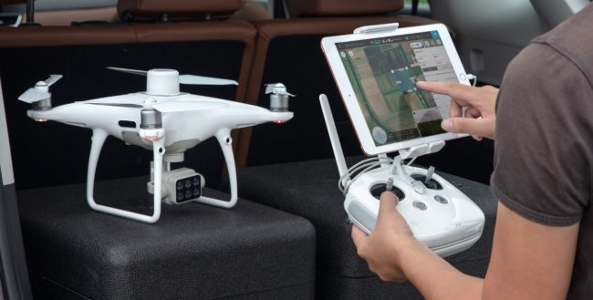 Квадрокоптер DJI Phantom 4 Multispectral + Мобильная станция D-RTK 2 High Precision GNSS в Сыктывкаре